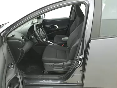 Toyota Yaris Hybrid Business 1.5 Full Hybrid 116CV Automatico Sedili