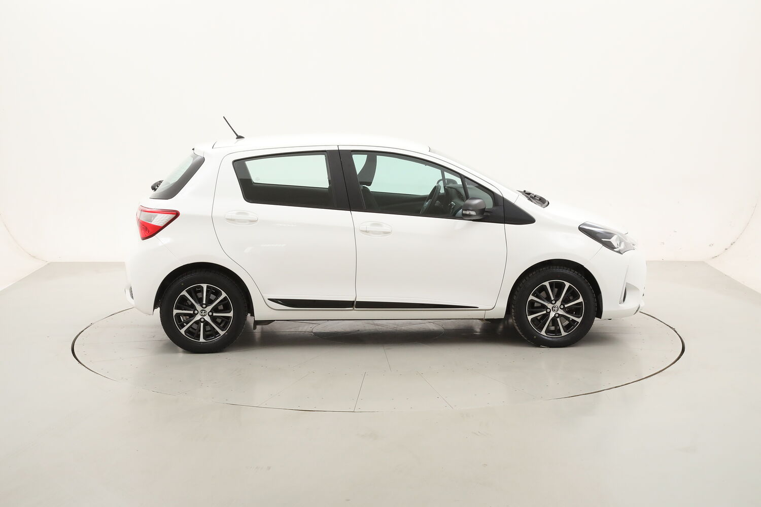 Toyota Yaris Hybrid Active usata del 2018 con 69.772 km