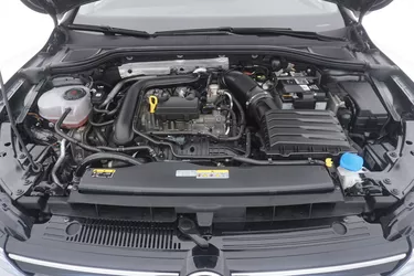 Volkswagen Golf Life 1.0 Benzina 110CV Manuale Vano motore