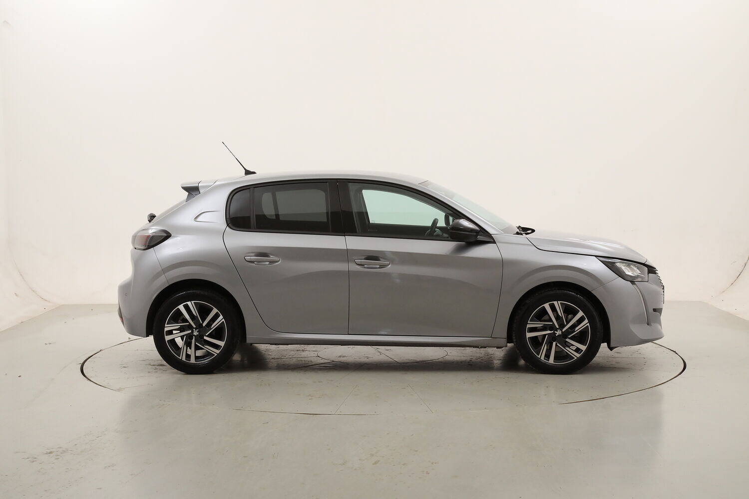 Peugeot 208 Allure Pack usata del 2022 con 42.599 km