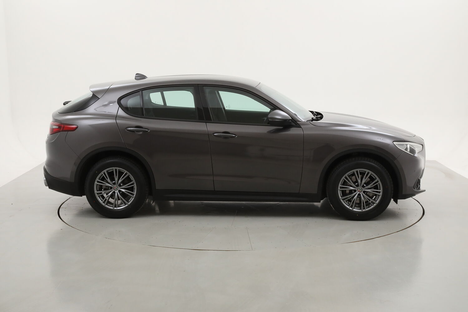 Alfa Romeo Stelvio Business Q4 AT8 usata del 2021 con 96.821 km