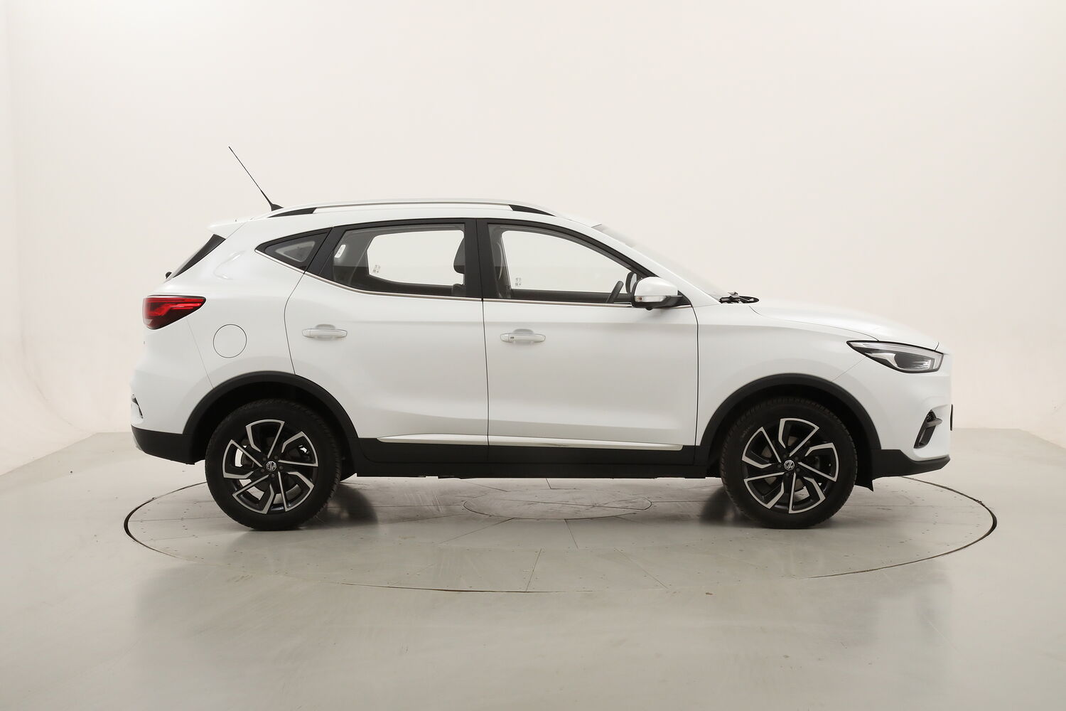 MG ZS Luxury AT usata del 2024 con 37.705 km