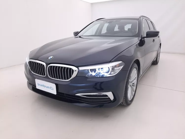 BMW Serie 5 Touring Luxury 2.0 Diesel 190CV Automatico Visione frontale BMW Serie 5 Touring Luxury 2.0 Diesel 190CV Automatico Visione frontale