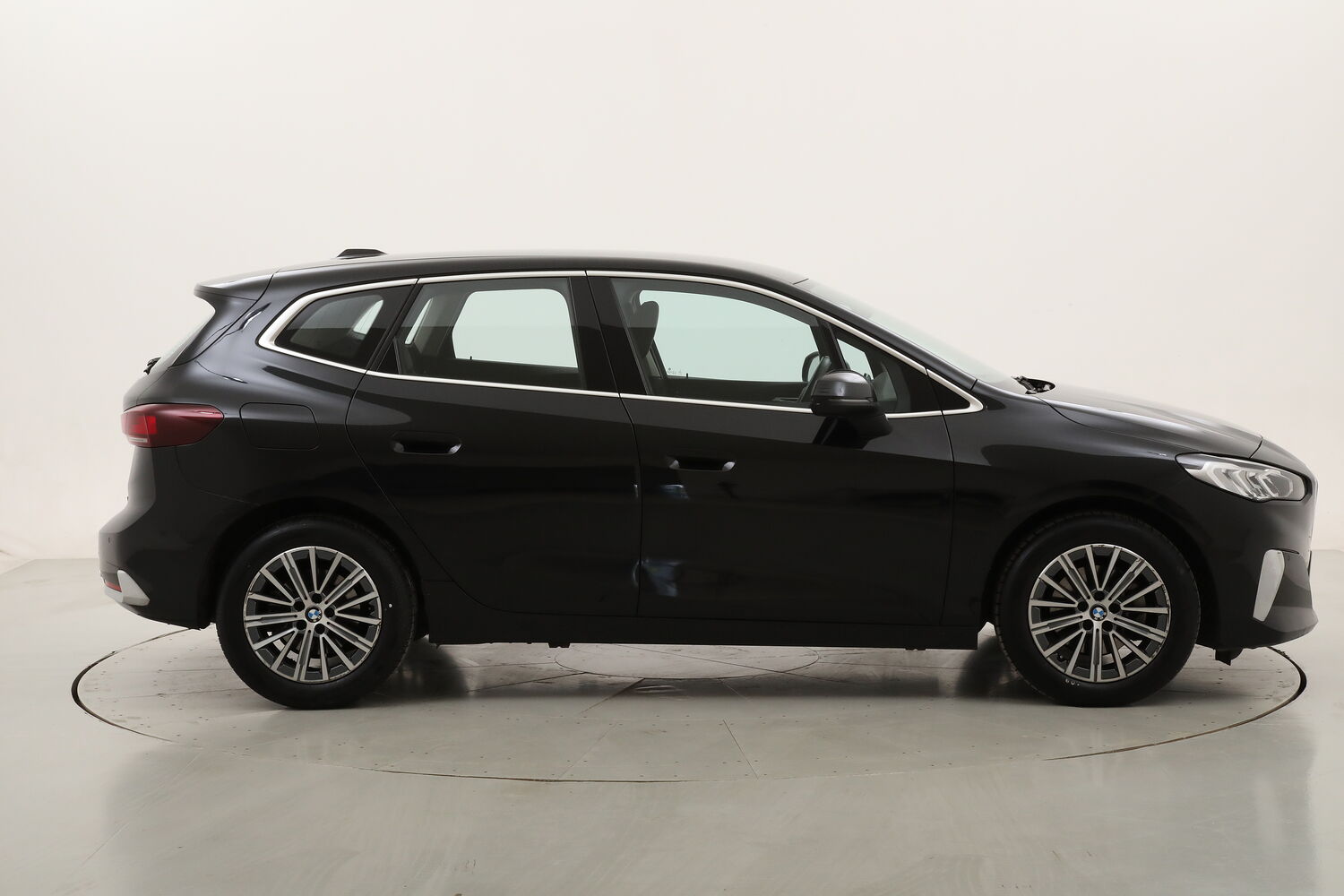 BMW Serie 2 Active Tourer 218d Luxury usata del 2023 con 86.136 km