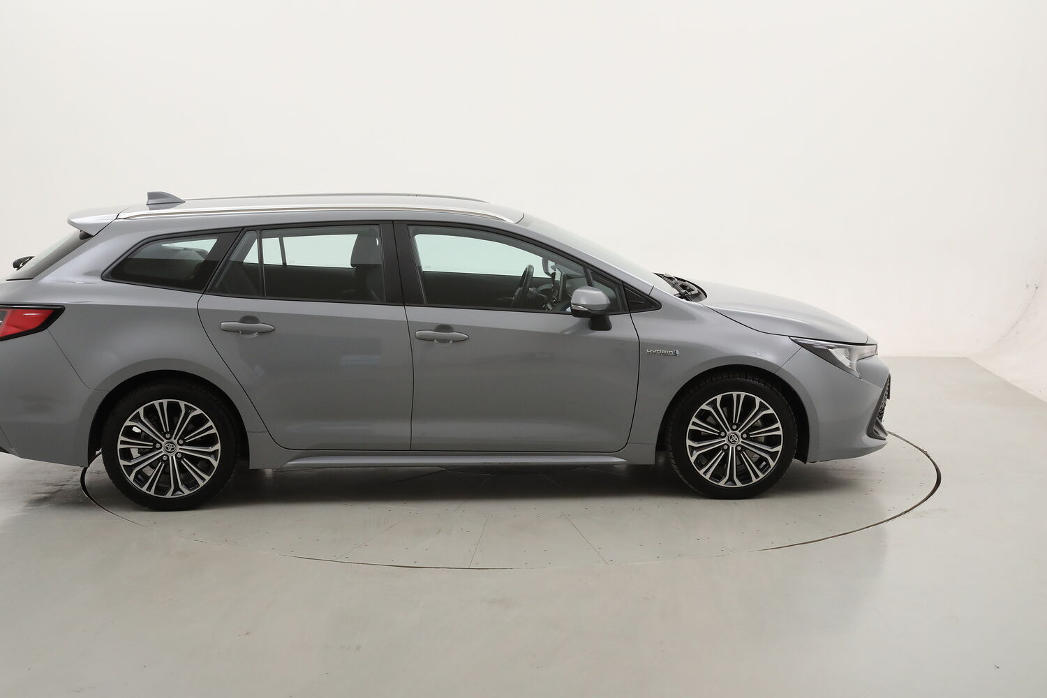 Toyota Corolla TS Hybrid Business usata del 2021 con 58.055 km