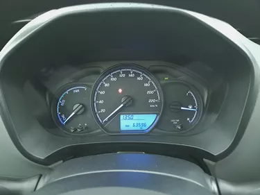 Toyota Yaris Hybrid Cool 1.5 Full Hybrid 101CV Automatico Interni