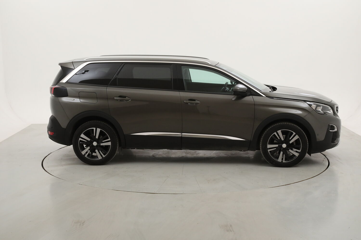 Peugeot 5008 Allure EAT8 - 7 posti usata del 2020 con 117.041 km