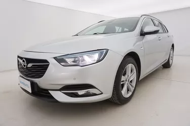 Opel Insignia ST Business AT6 1.6 Diesel 136CV Automatico Visione frontale