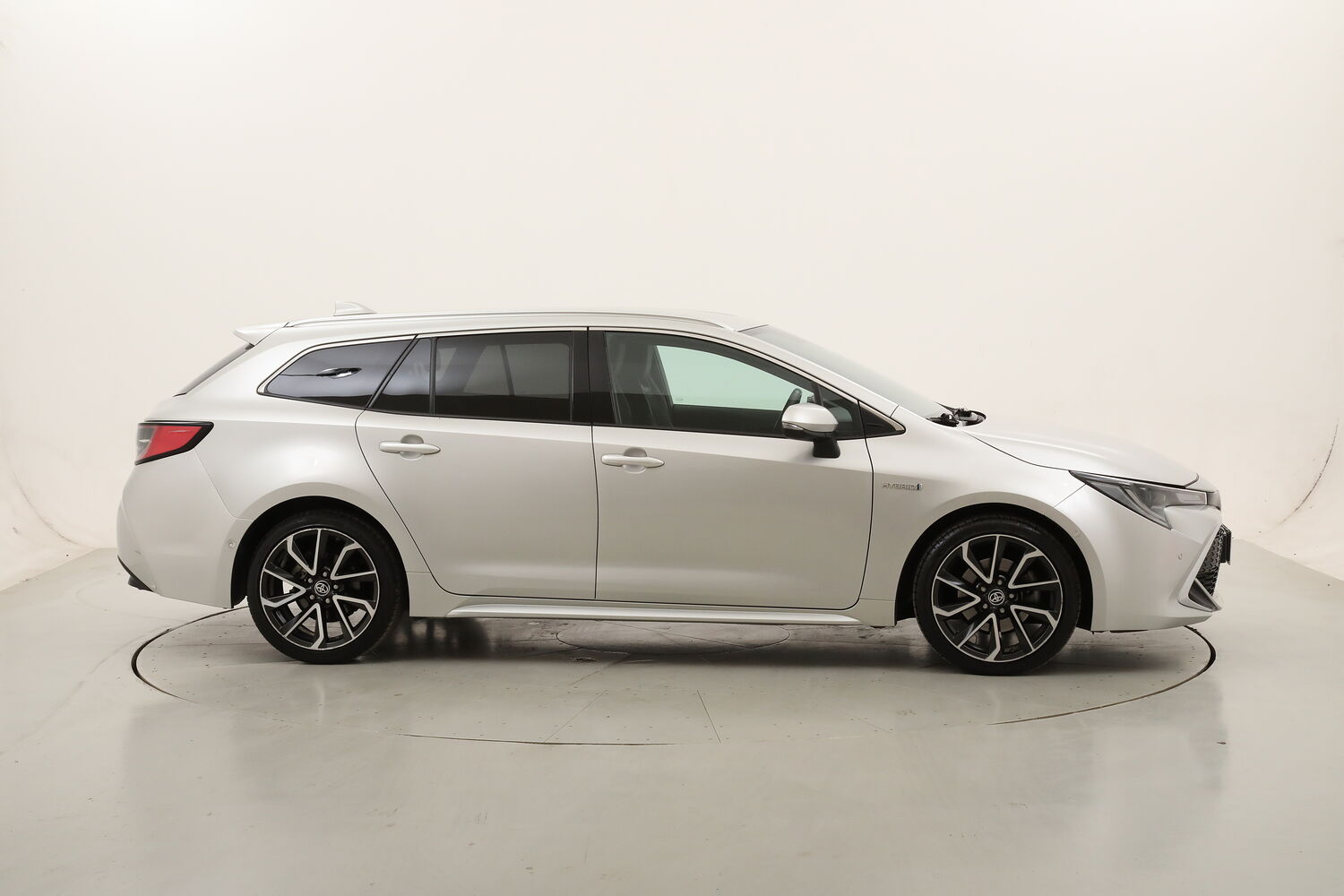 Toyota Corolla TS Hybrid Lounge usata del 2022 con 102.522 km