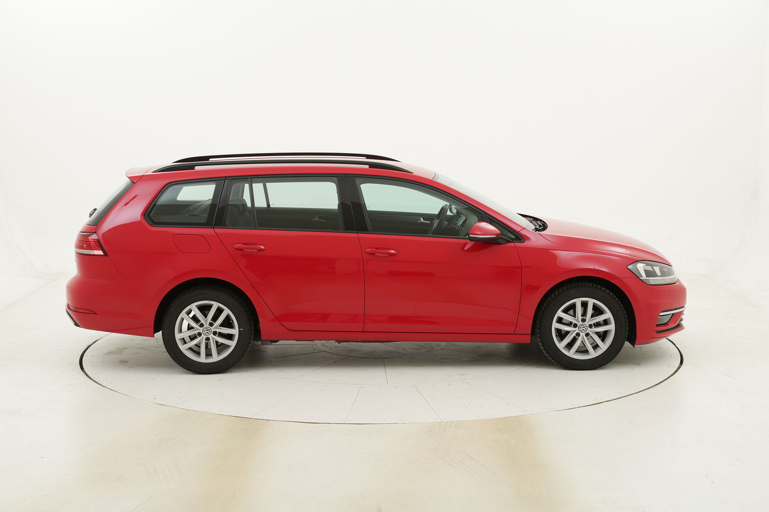 Volkswagen Golf Business usata del 2017 con 98.243 km
