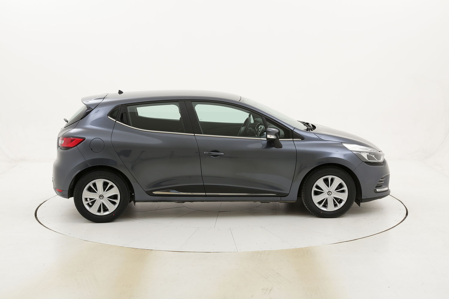 Renault Clio Energy Zen usata del 2018 con 71.660 km