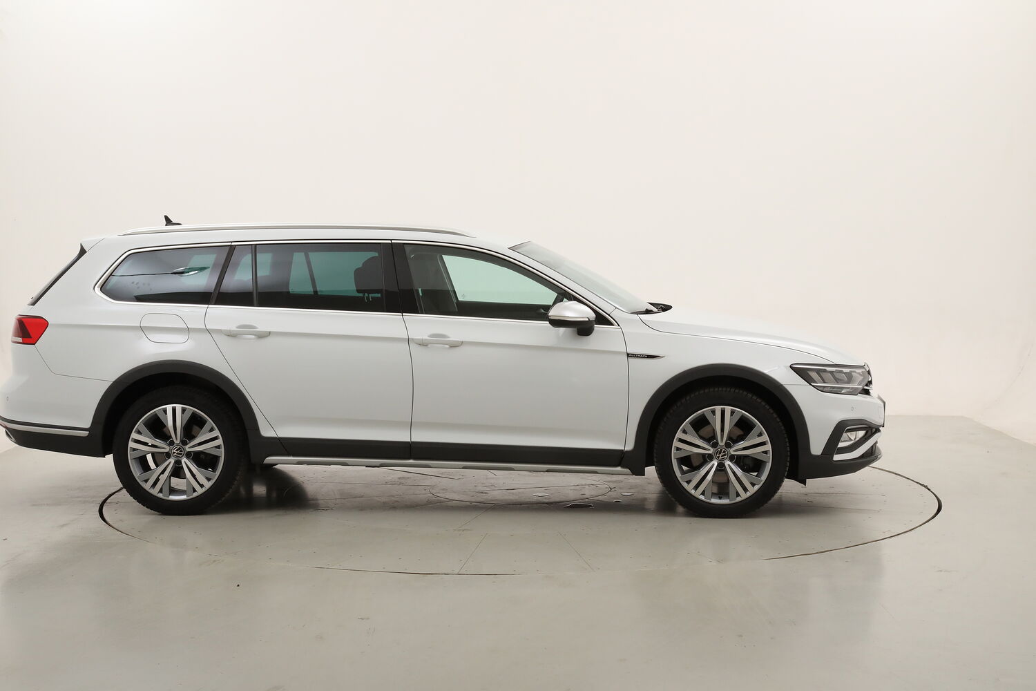 Volkswagen Passat Variant Alltrack DSG 4MOTION usata del 2023 con 121.887 km