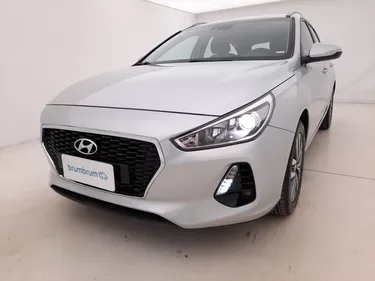 Hyundai i30 Wagon Business 1.6 Diesel 110CV Manuale Visione frontale