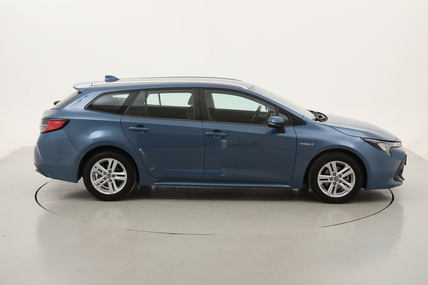 Toyota Corolla TS Hybrid Business usata del 2021 con 42.925 km