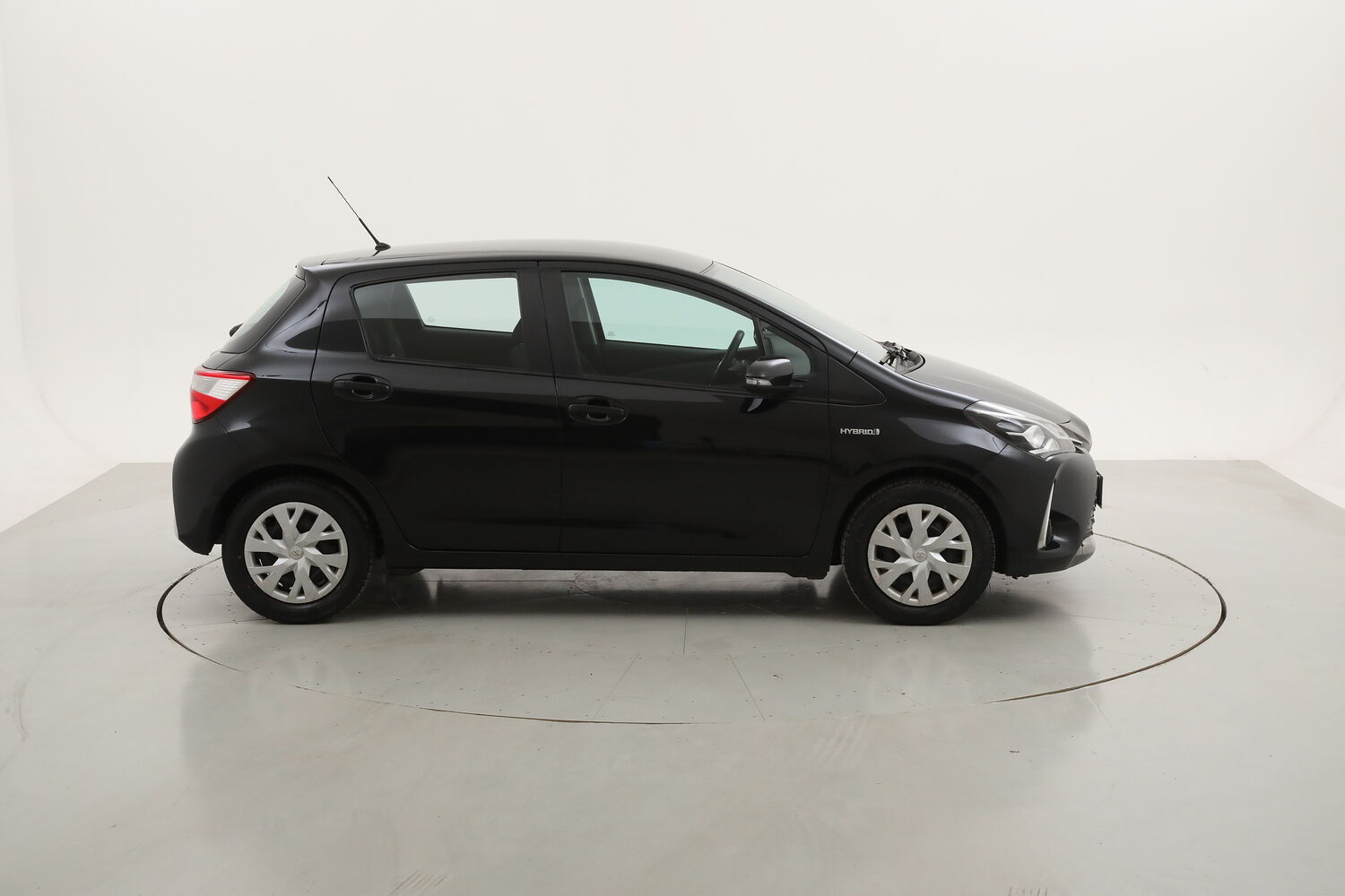 Toyota Yaris Hybrid Business usata del 2019 con 66.068 km