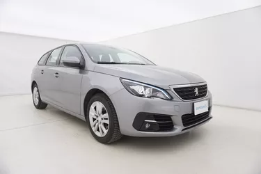Peugeot 308 SW Active EAT8 1.5 Diesel 131CV Automatico Visione frontale