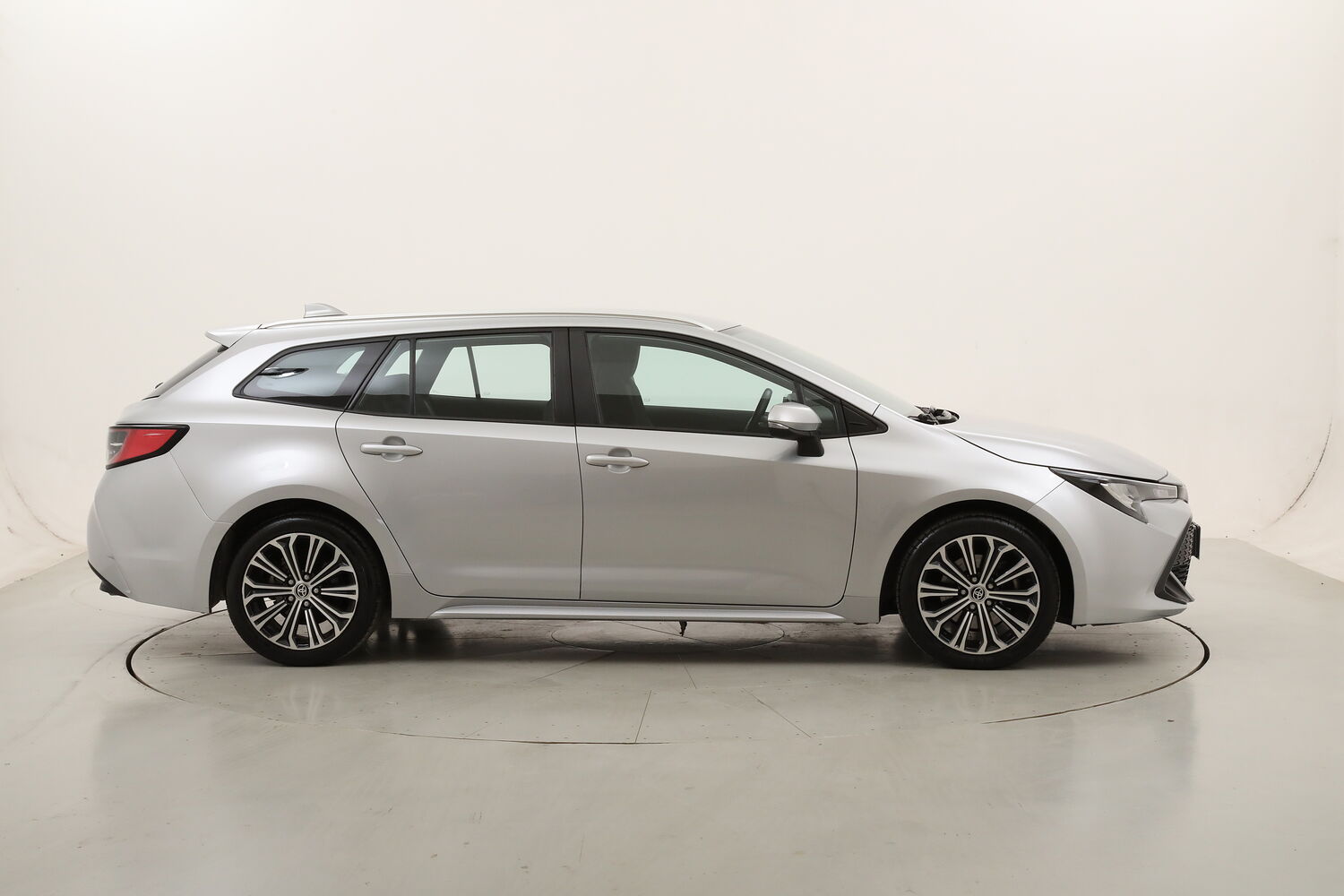 Toyota Corolla Hybrid Business usata del 2022 con 101.405 km