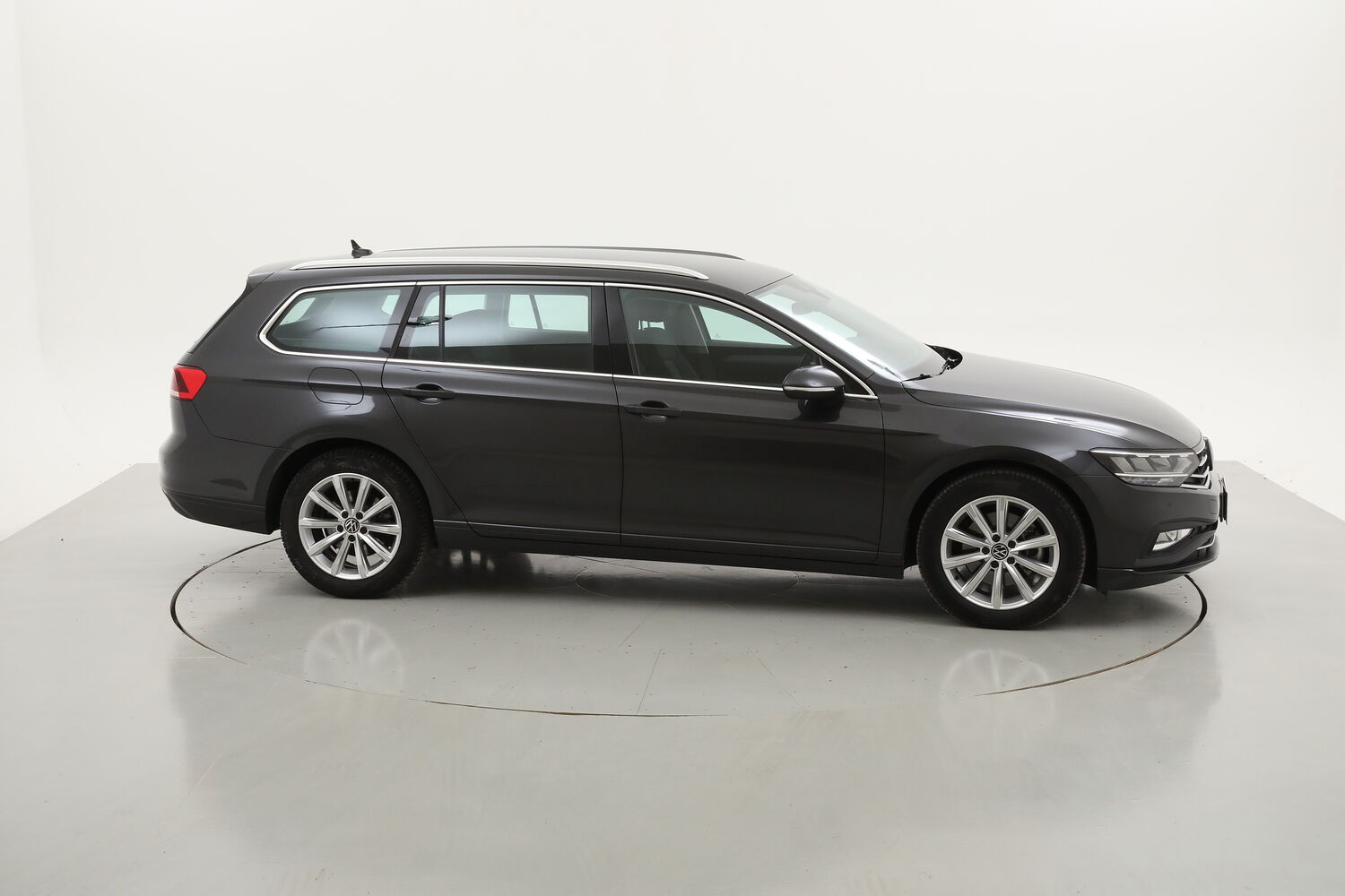 Volkswagen Passat Variant Business DSG usata del 2022 con 108.315 km