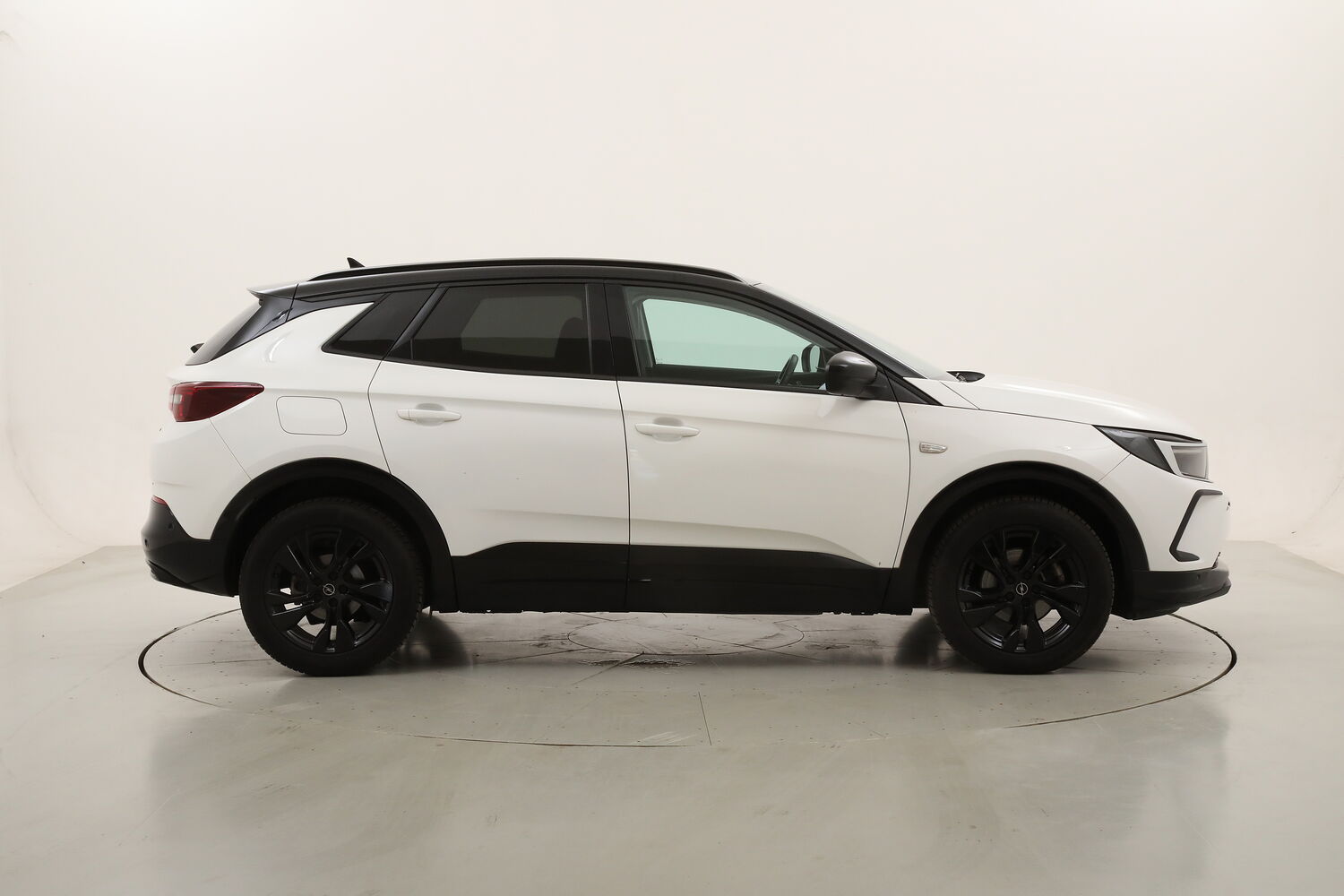 Opel Grandland GS Line AT8 usata del 2022 con 137.996 km