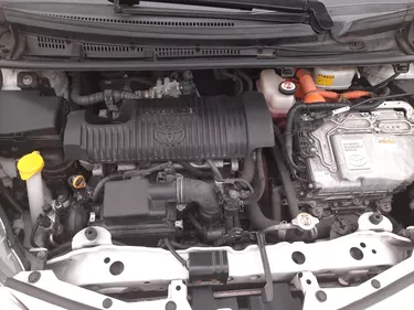 Toyota Yaris Hybrid Business 1.5 Full Hybrid 101CV Automatico Vano motore