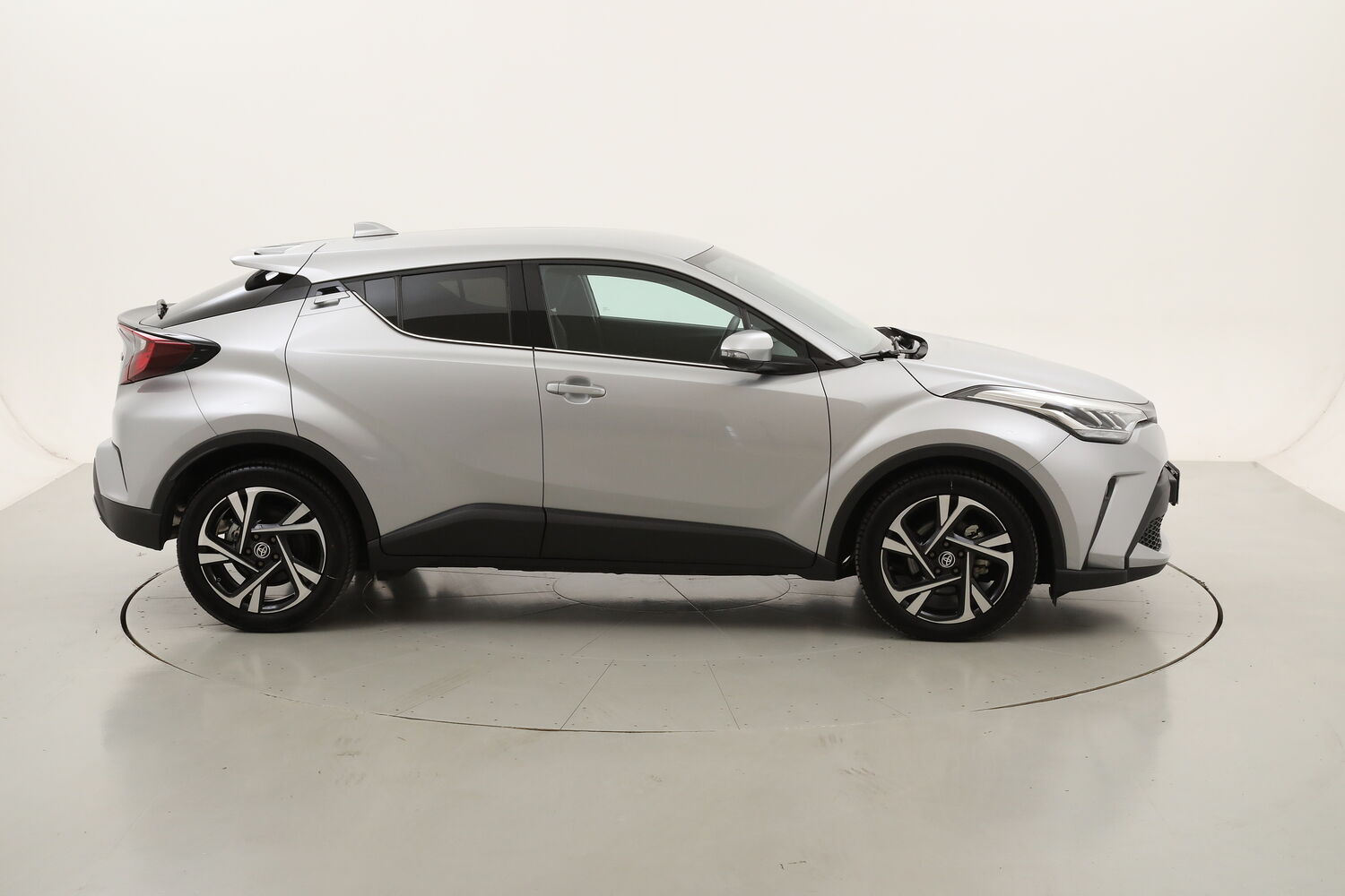 Toyota C-HR Hybrid Morebusiness usata del 2024 con 6.918 km