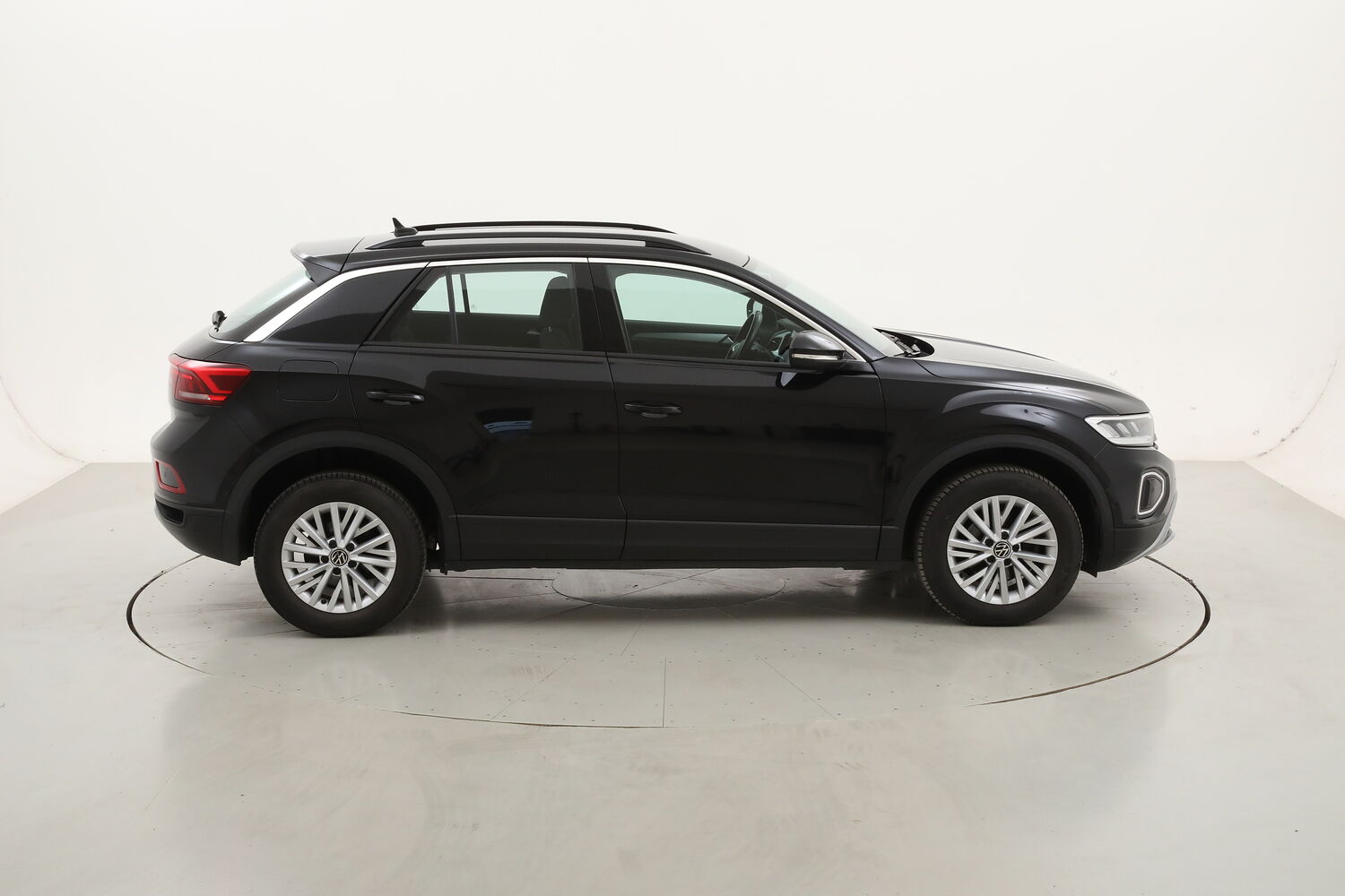 Volkswagen T-Roc Life DSG usata del 2023 con 61.900 km