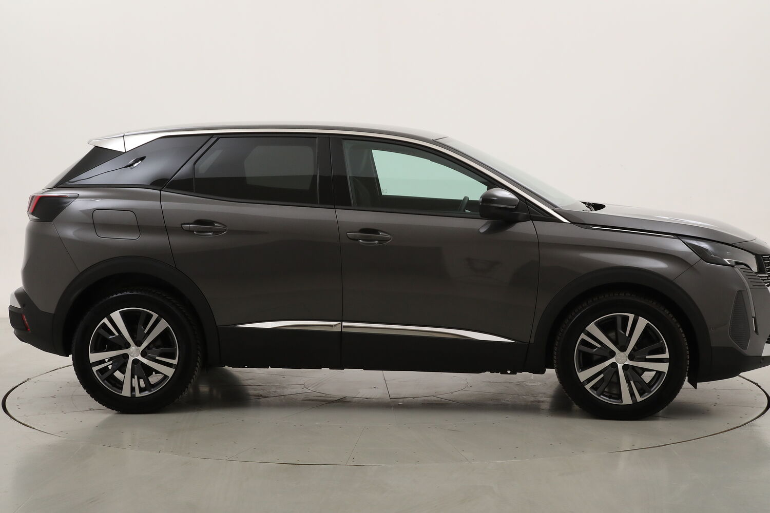 Peugeot 3008 Allure Pack usata del 2023 con 28.857 km