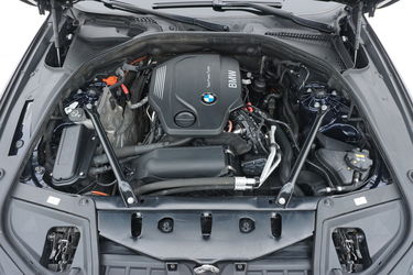 BMW Serie 5 Vano motore BMW Serie 5 Vano motore