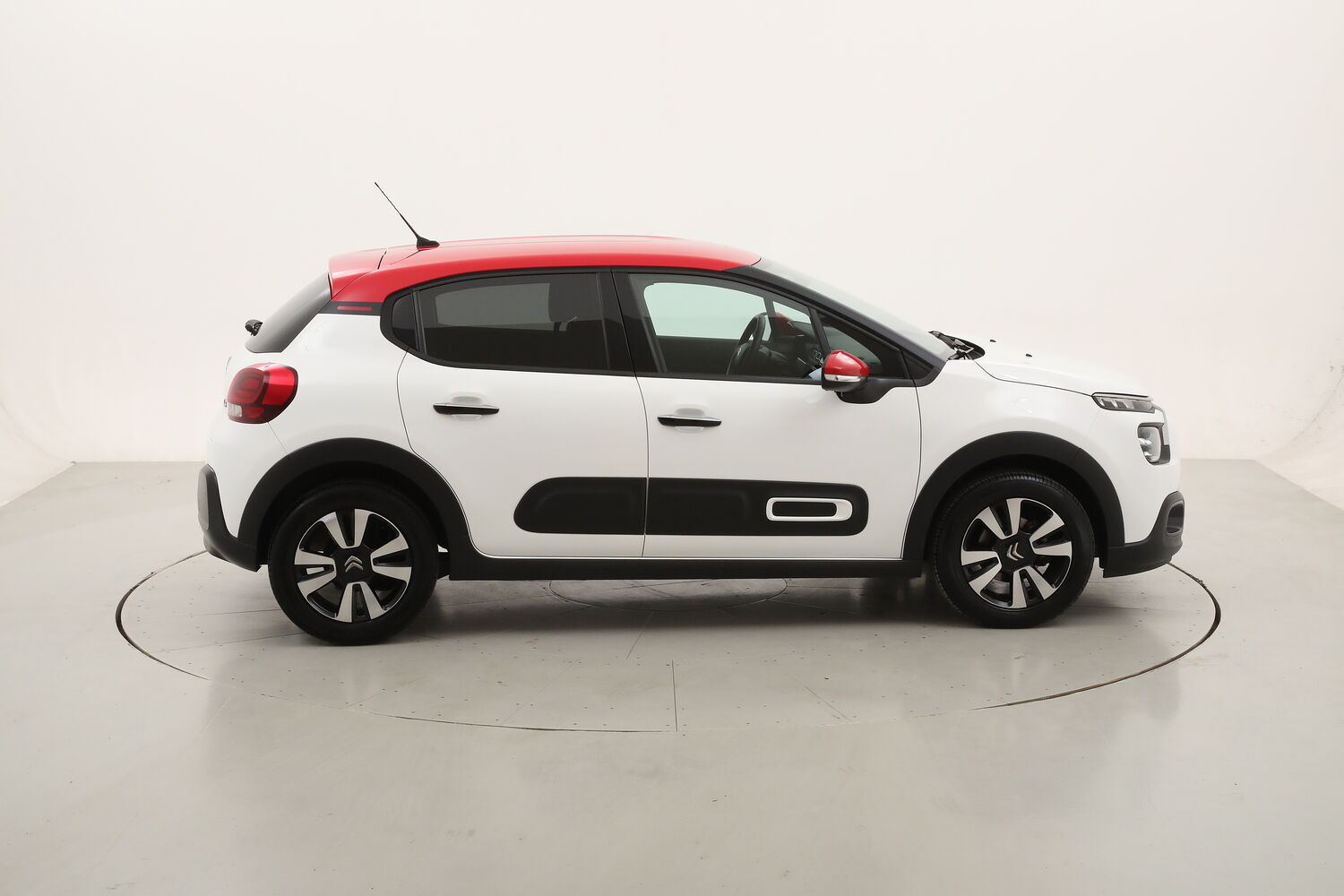 Citroen C3 Shine usata del 2022 con 28.329 km