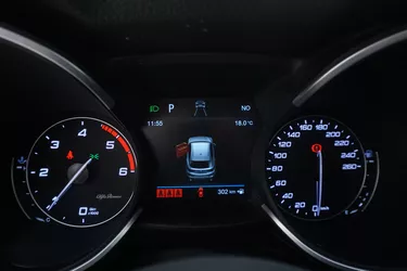 Alfa Romeo Stelvio B-Tech AT8 Q4 2.1 Diesel 209CV Automatico Interni