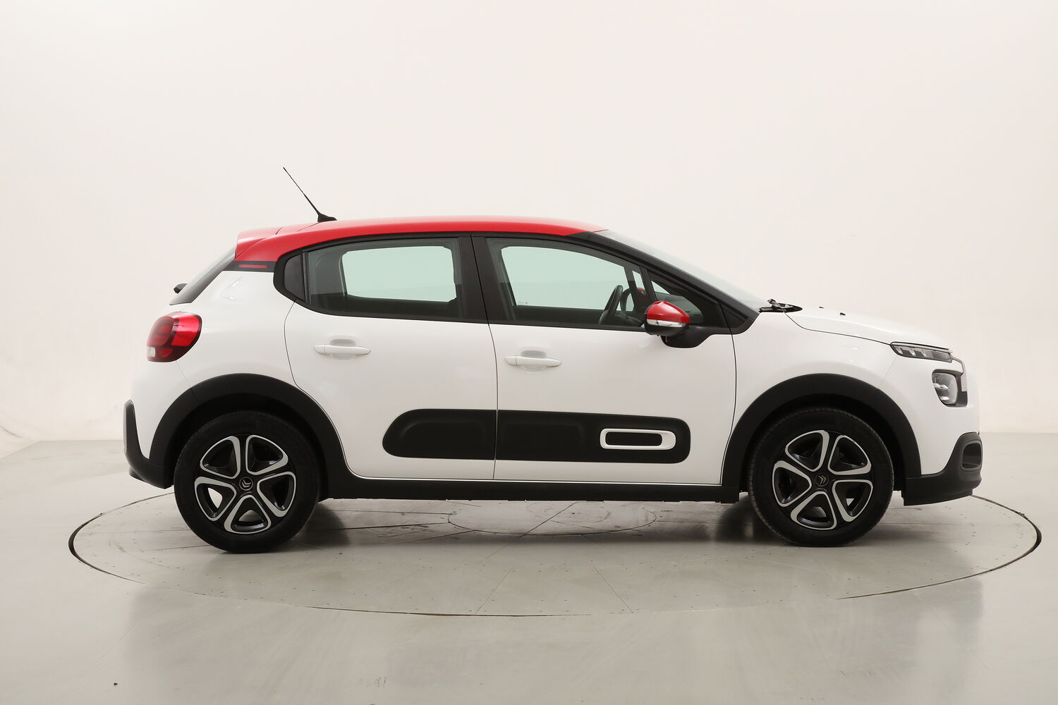 Citroen C3 Shine usata del 2022 con 47.602 km