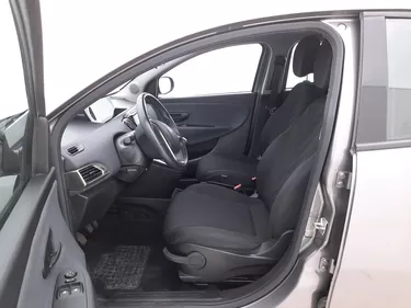 Lancia Ypsilon Hybrid Gold 1.0 Mild Hybrid 70CV Manuale Sedili