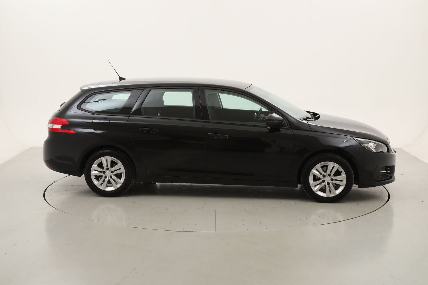 Peugeot 308 SW Active Business EAT8 usata del 2021 con 105.850 km