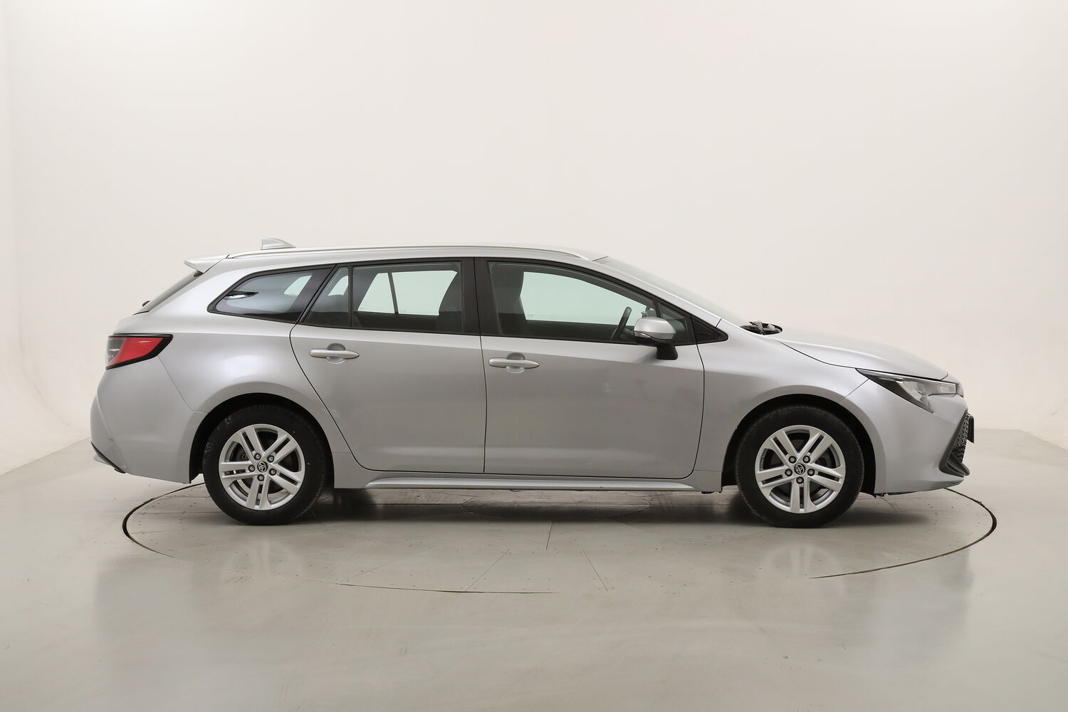 Toyota Corolla TS Hybrid Business usata del 2022 con 105.007 km
