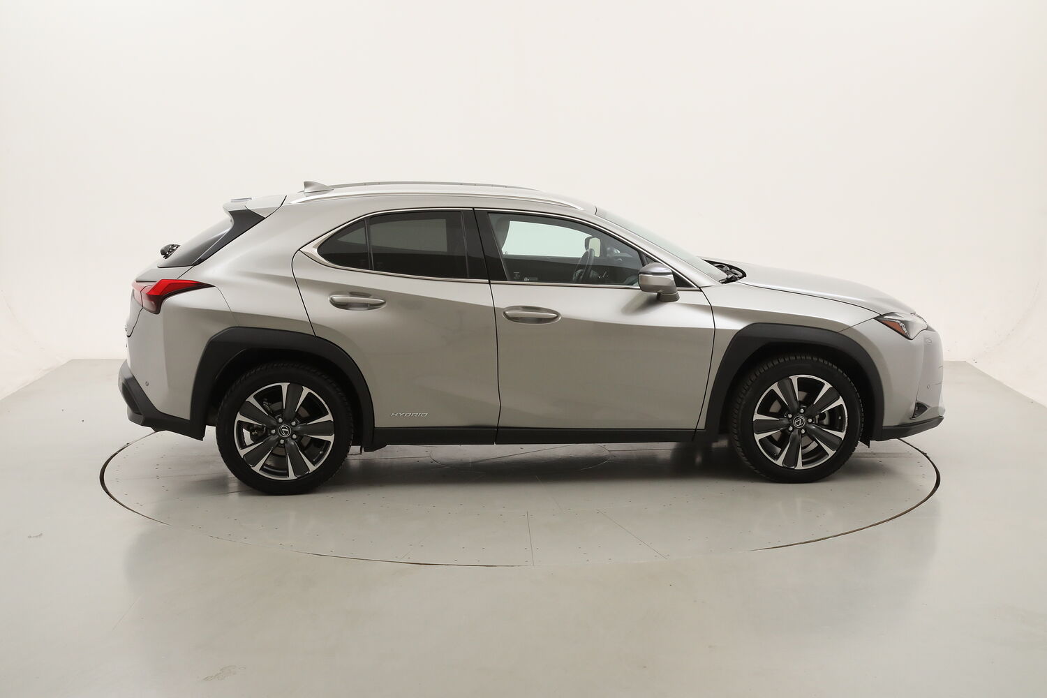 Lexus UX Luxury 4WD usata del 2021 con 74.242 km
