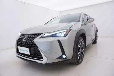 Lexus UX Luxury 4WD 2.0 Full Hybrid 184CV Automatico Visione frontale