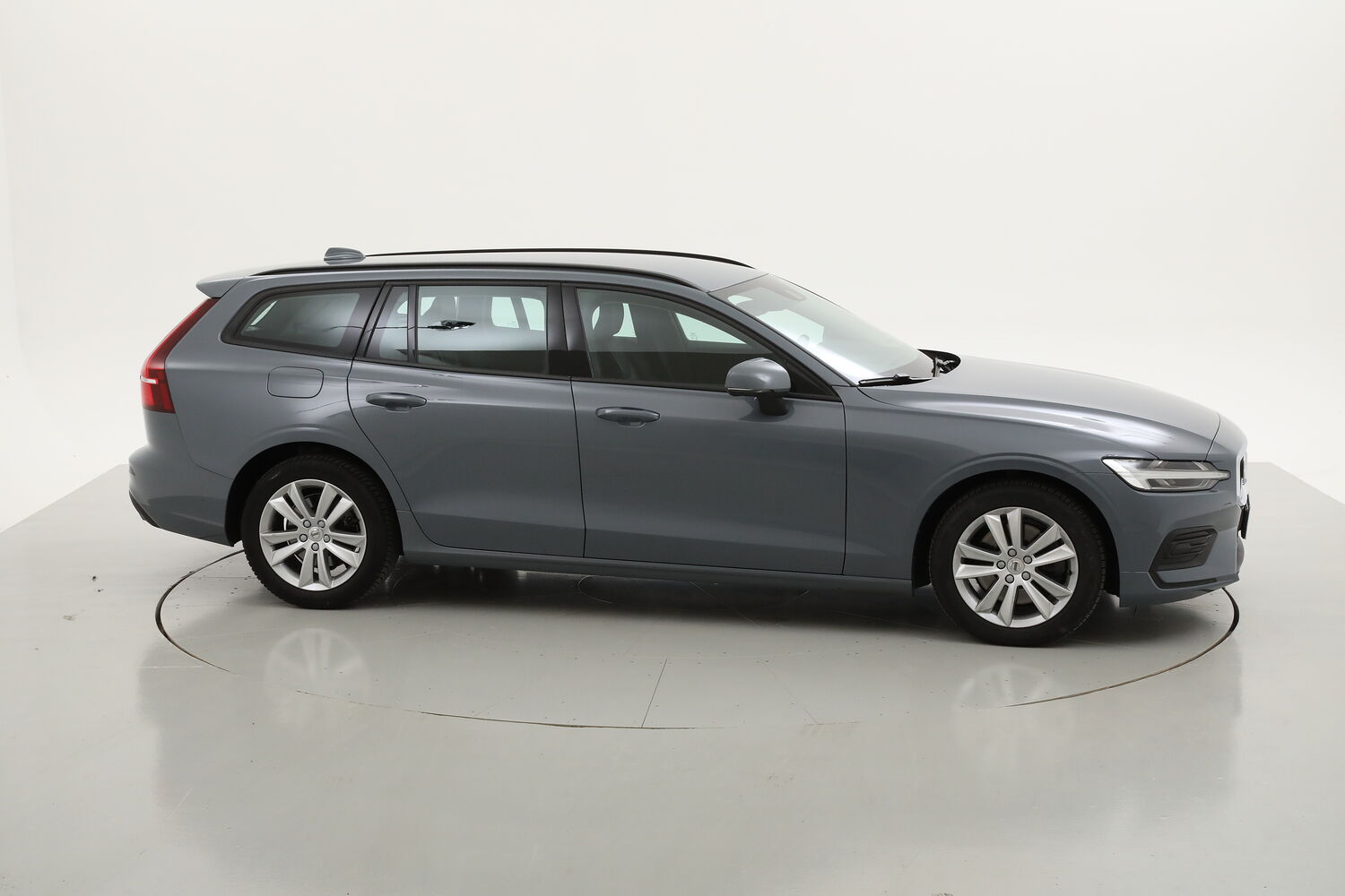 Volvo V60 B4 (d) Momentum Business Geartronic usata del 2021 con 74.576 km