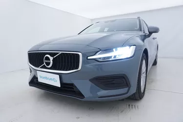 Volvo V60 B4 (d) Momentum Business Geartronic 2.0 Mild Hybrid 197CV Automatico Visione frontale