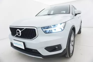 Volvo XC40 D3 Business Plus AWD Geartronic 2.0 Diesel 150CV Automatico Visione frontale