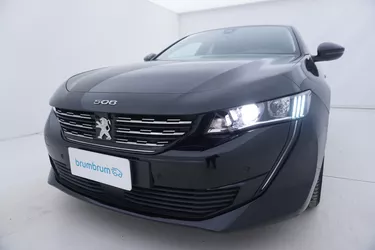 Peugeot 508 Allure Pack EAT8 1.5 Diesel 131CV Automatico Visione frontale