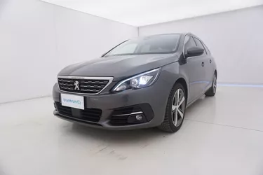 Peugeot 308 SW Allure EAT8 1.5 Diesel 131CV Automatico Visione frontale