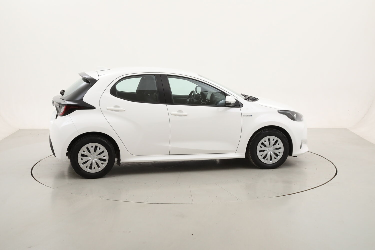 Toyota Yaris Hybrid Business usata del 2021 con 104.720 km