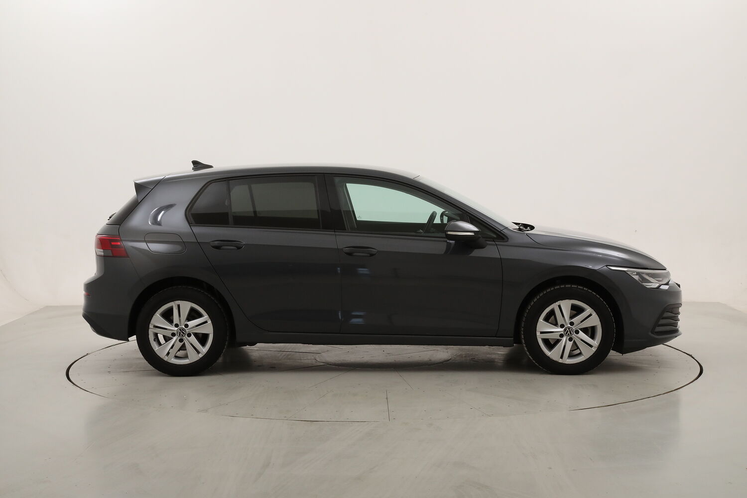 Volkswagen Golf Life usata del 2022 con 120.732 km