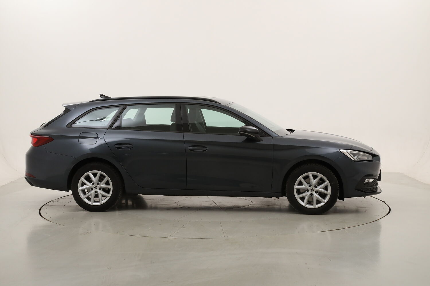 Seat Leon Sportstourer Business DSG usata del 2022 con 125.725 km