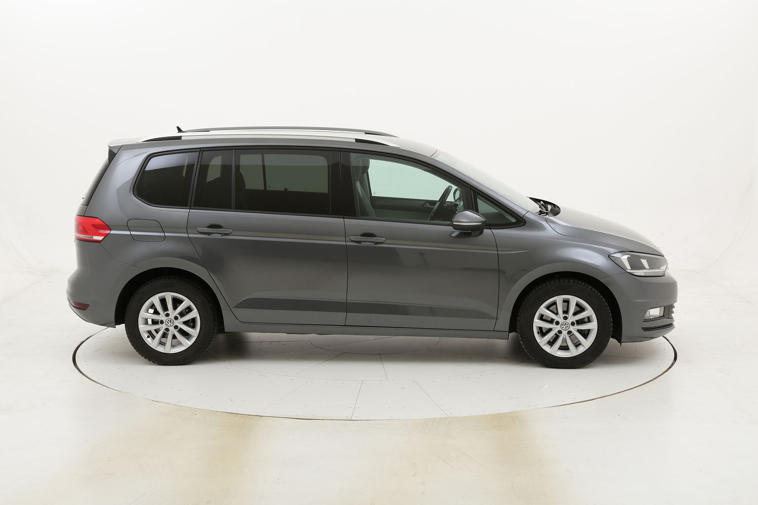 Volkswagen Touran Business DSG - 7 posti usata del 2016 con 122.495 km