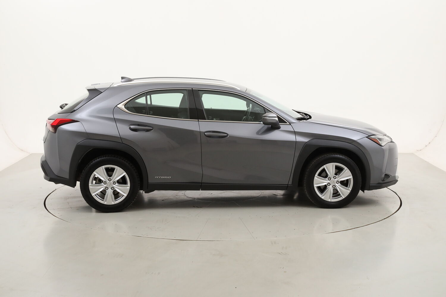 Lexus UX Hybrid Business usata del 2021 con 110.601 km