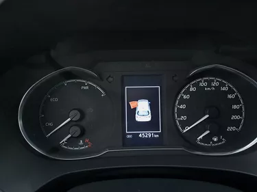 Toyota Yaris Hybrid Business 1.5 Full Hybrid 101CV Automatico Interni