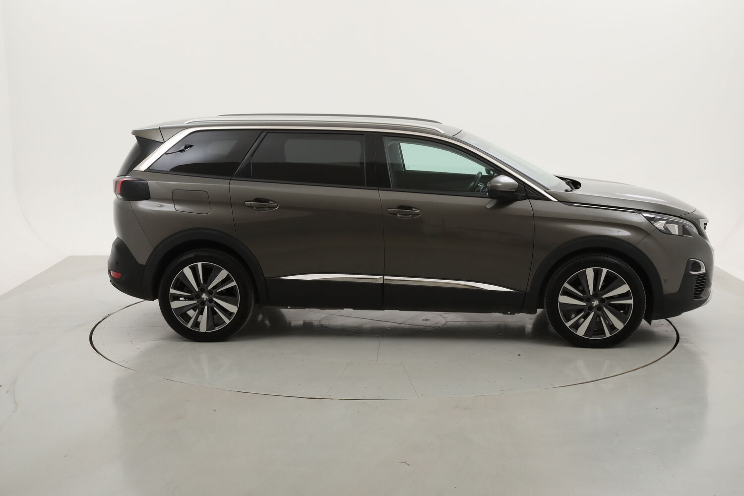 Peugeot 5008 Allure EAT8 - 7 posti usata del 2020 con 108.991 km