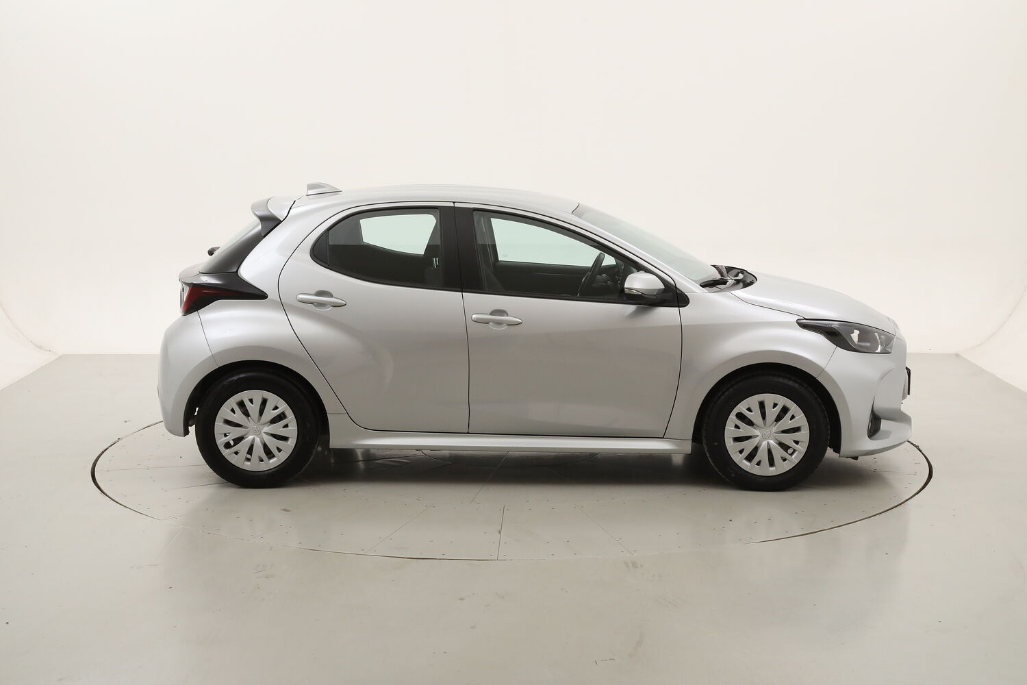Toyota Yaris Hybrid Business usata del 2022 con 36.809 km