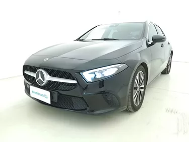 Mercedes Classe A 180d Automatic Sport 2.0 Diesel 116CV Automatico Visione frontale